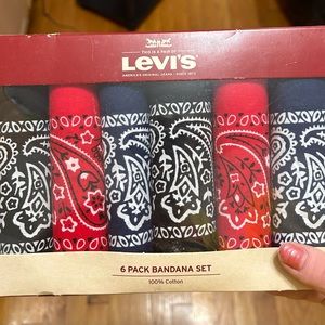 NEW Levi’s bandana set